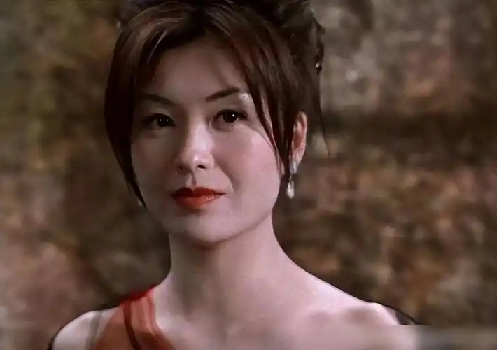 伍咏薇婚后13天丧夫,打10年官司得900万遗产,二婚被绿选择忍让