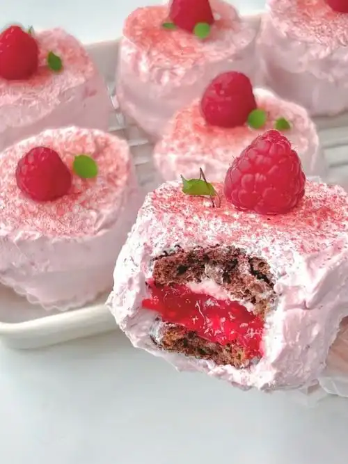 我的美食日记#好看的美食也会让人食欲大增97巧克力树莓夹心奶贝