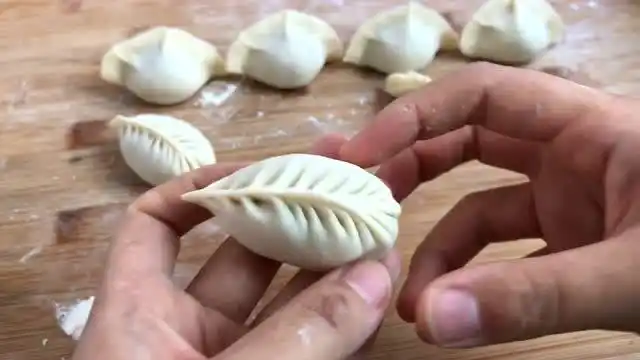 五种最经典包饺子手法,赶紧替家人收藏,过年一家人在一起包饺子!