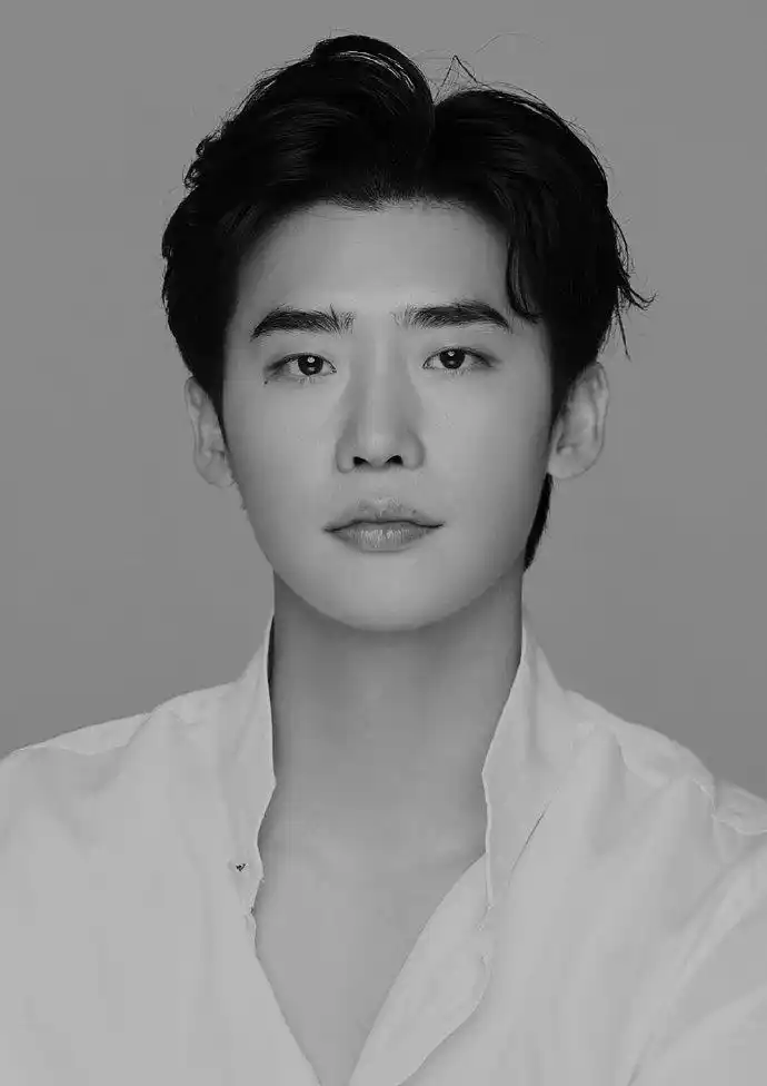 李钟硕超话		因为是李所以等待超话		和李钟硕一起走花路超话		撒娇