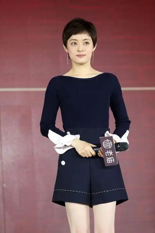 孙俪好厉害40岁穿荧光裙撞衫20岁木村光希一个学生一个阿姨