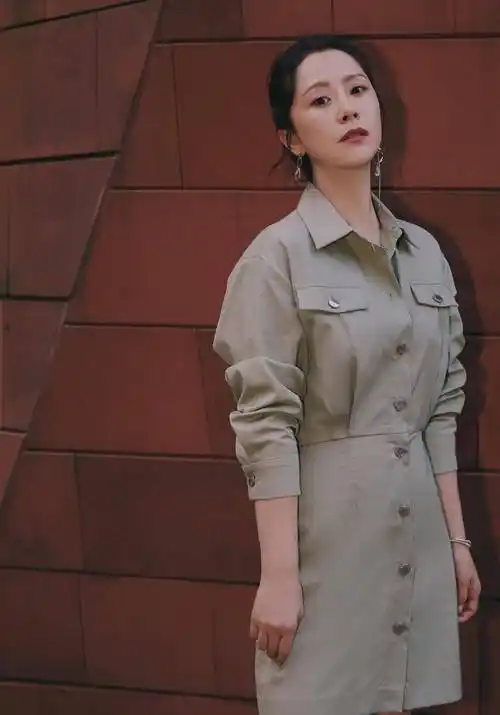 海清留"长发"变温柔了!