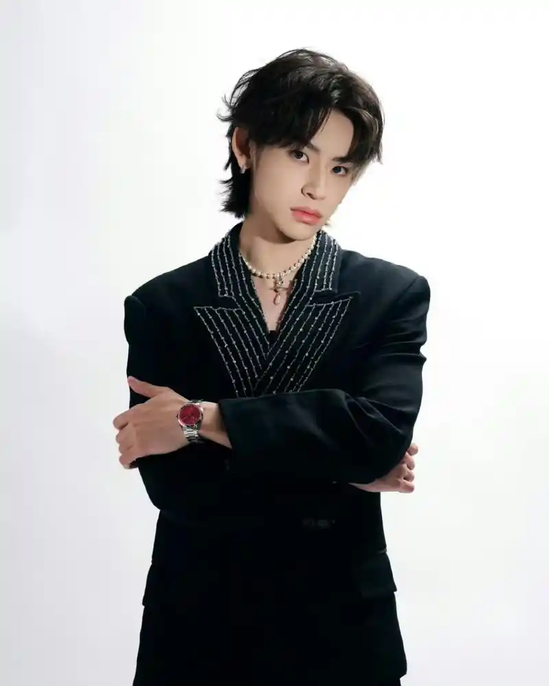 97小鬼-王琳凯今日在品牌活动上的造型,简直是一场视觉盛宴!