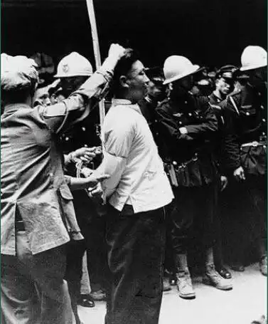 向英雄致敬,中共地下党员临刑就义前老照片