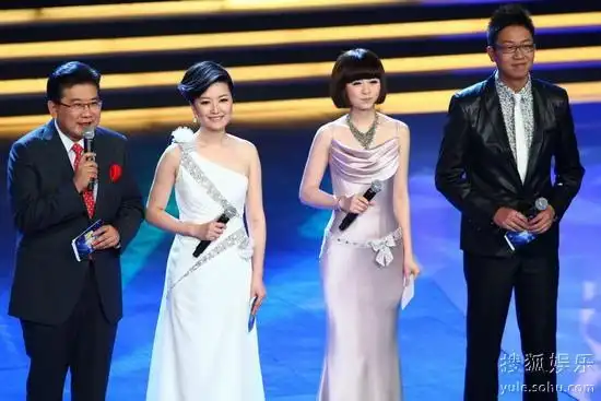 上海电视节开幕静悄悄 主持人撑场自娱自乐