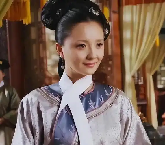 她在《甄嬛传》中扮演"槿汐姑姑",在《芈月传》中则饰演"向氏".