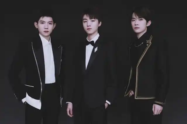 "爱奇艺尖叫之夜"tfboys全程冷板凳,三小只的背影难免让人心疼