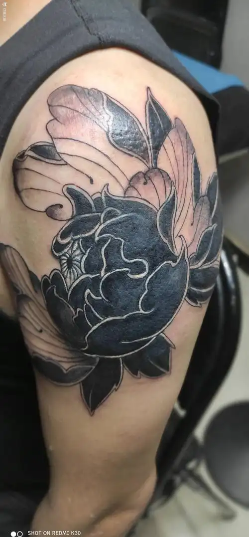 牡丹花用作遮盖纹身图片手臂纹身图案