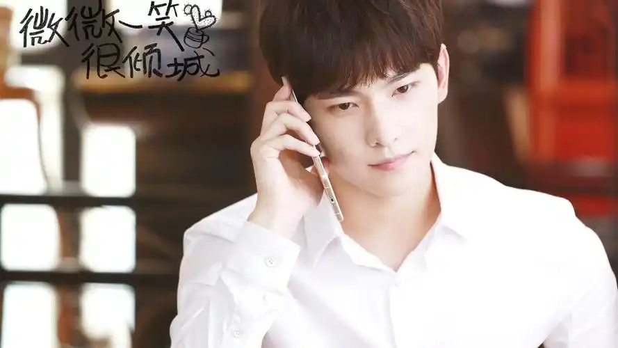 作者:庆洲大叔元气壁纸>电脑静态壁纸>电脑明星静态壁纸>杨洋 微微