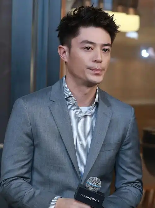 霍建华与马思纯同台,优雅大气,魅力十足!