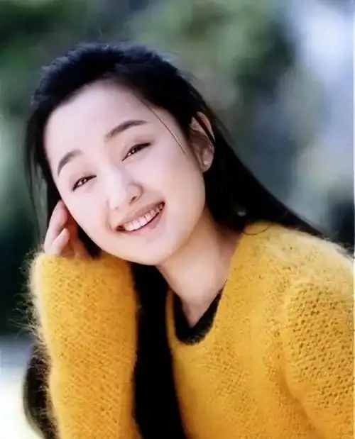 回顾杨钰莹与赖文峰分手25年他出狱后另娶佳人她51岁依旧单身