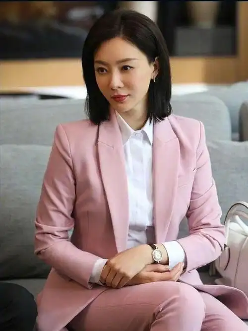 陈数多喜欢职业装西装套装尽显优雅穿搭法职场女性值得学
