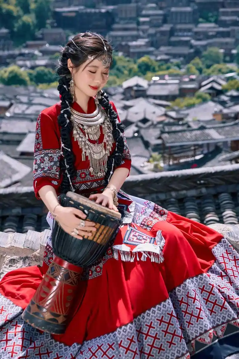 苗疆女子.#苗家姑娘 #苗寨写真 #苗服 #少数民族的魅力  - 抖音