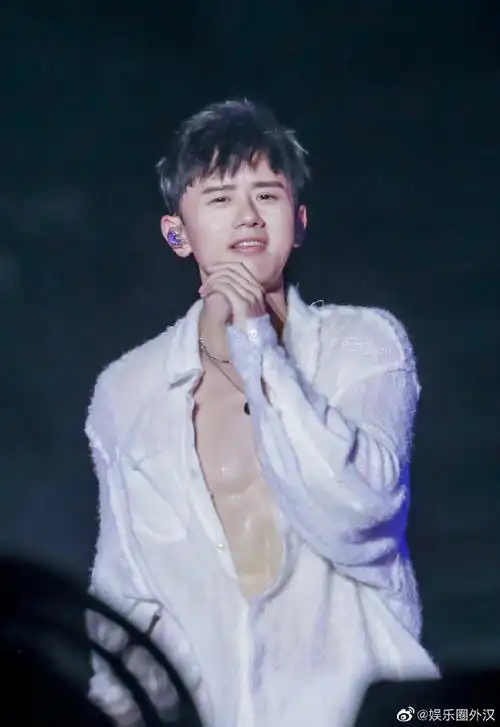 张杰肌肉线条##张杰肌肉照