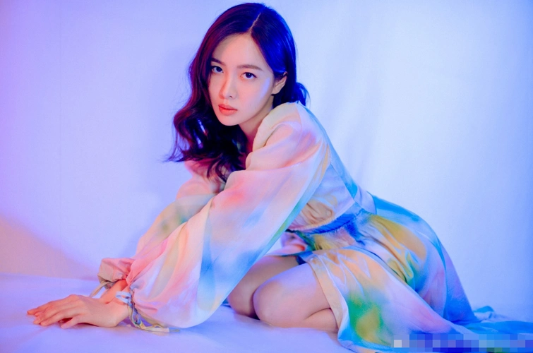 心疼赵尧珂发长文控诉邓超元对方和她交往时和其他女生纠缠