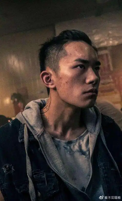 《水门桥》成影史第8部票房破40亿的电影,李现找易烊千玺就对了