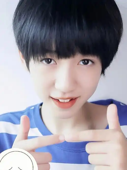 这是真霖霖兔吧贺峻霖可爱壁纸09