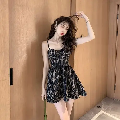 女裙时尚新款性感吊带短款修身气质显瘦格子连衣裙