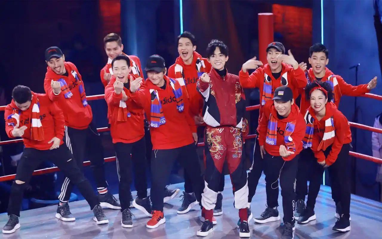 这就是街舞易烊千玺战队高清图片桌面壁纸