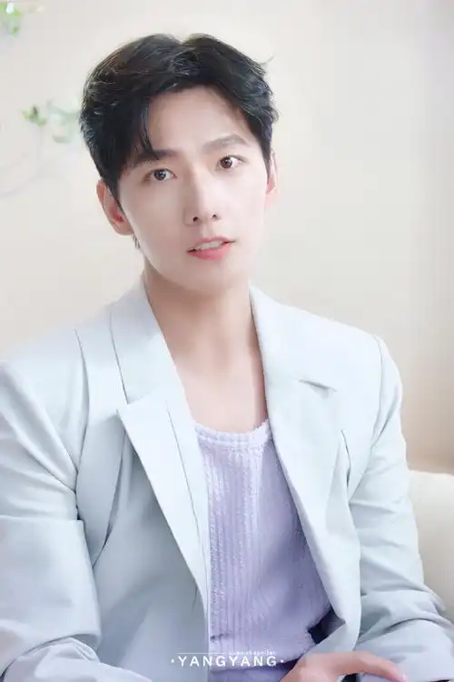 荣耀100系列全球代言人杨洋##杨洋