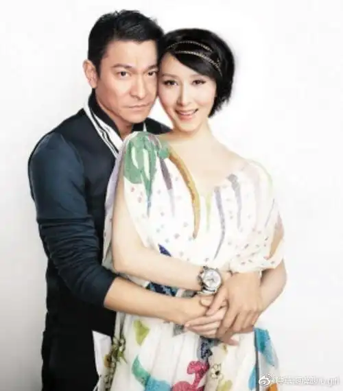 刘德华和胡静的关系终于瞒不住了藏了12年竟然没人知道