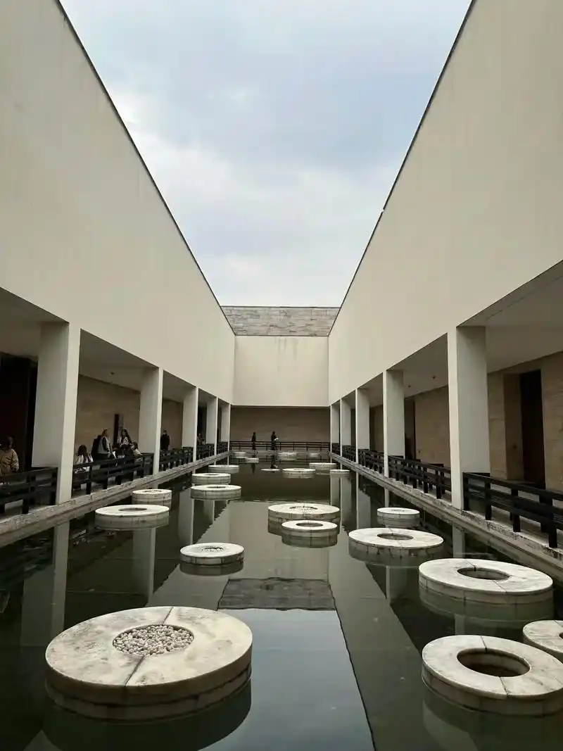 良渚博物院.良渚博物院是位于浙江省杭州市余杭区的一座博物馆, - 抖