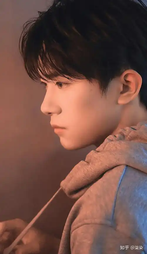 有哪些让你惊艳的易烊千玺的图片?