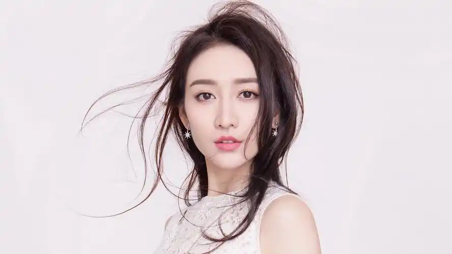 气质性感美女明星王鸥