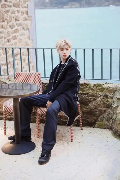 黄明昊贾富贵 justin 昊哥