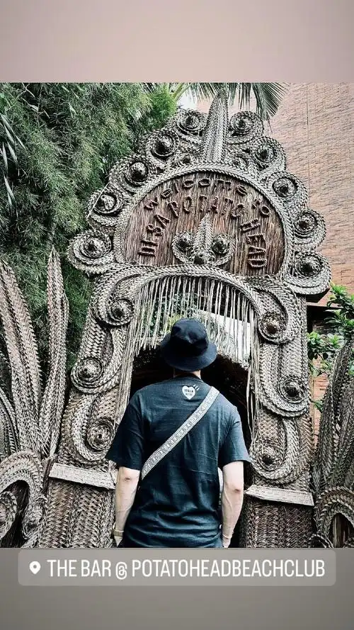 林俊杰超话【林俊杰ig story更新-2024/01/30】连背影都发亮p2抬眼看