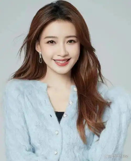 大部分女生认为美女的标配就一定是大眼睛和高鼻梁,要不然人们总是说