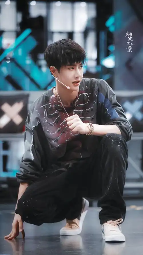 这就是街舞齐舞battle##王一博这就是街舞3#这个造型真的真的太可了!