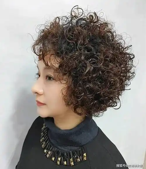 9款减龄的卷发,时髦洋气又大气_发型_时尚_小卷