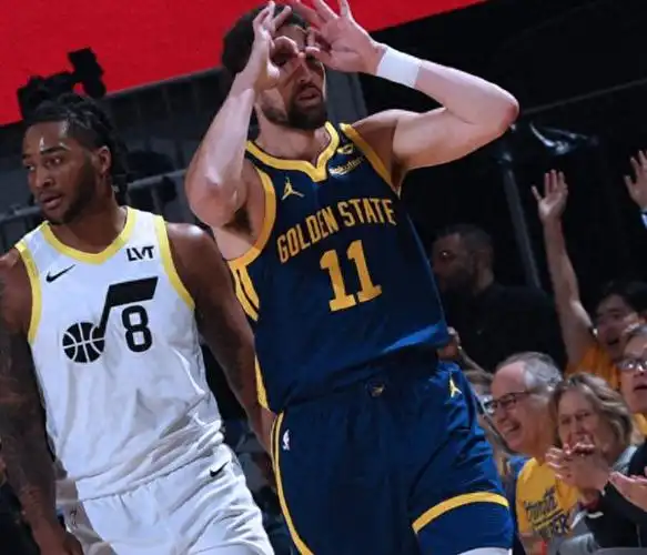 库里维金斯缺阵汤普森32分库明加21 10勇士送爵士12连败!