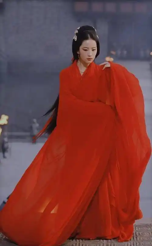 《铜雀台》中的刘亦菲,翩若惊鸿,美得让人惊艳_貂蝉_角色_红衣