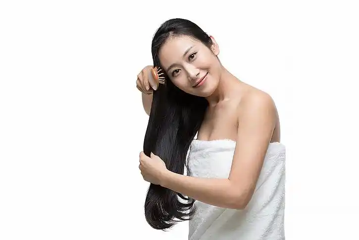 年轻女士秀发飘飘-蓝牛仔影像-中国原创广告影像素材