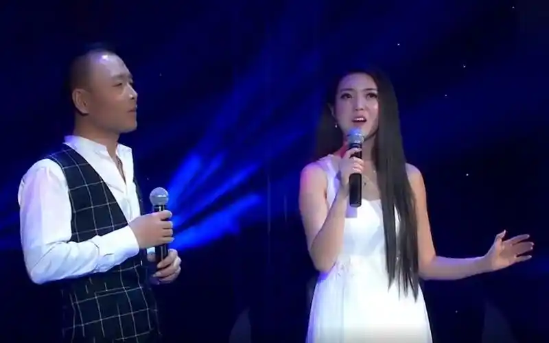 祁隆携弟子任妙音,演绎祁氏音乐情歌,对唱《梦里回到昨天》绝了