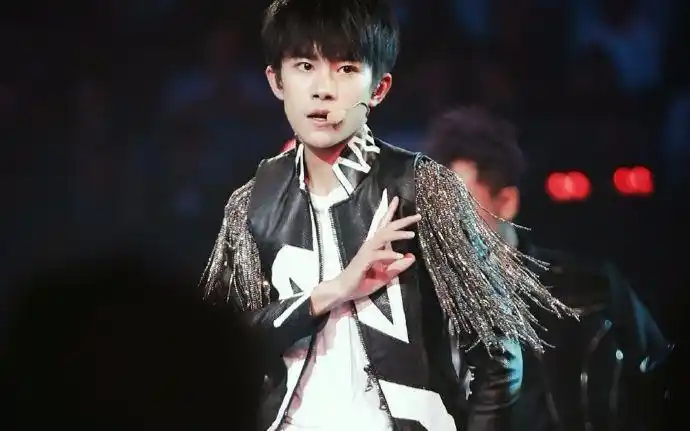 【易烊千玺】中枪舞四合一版本