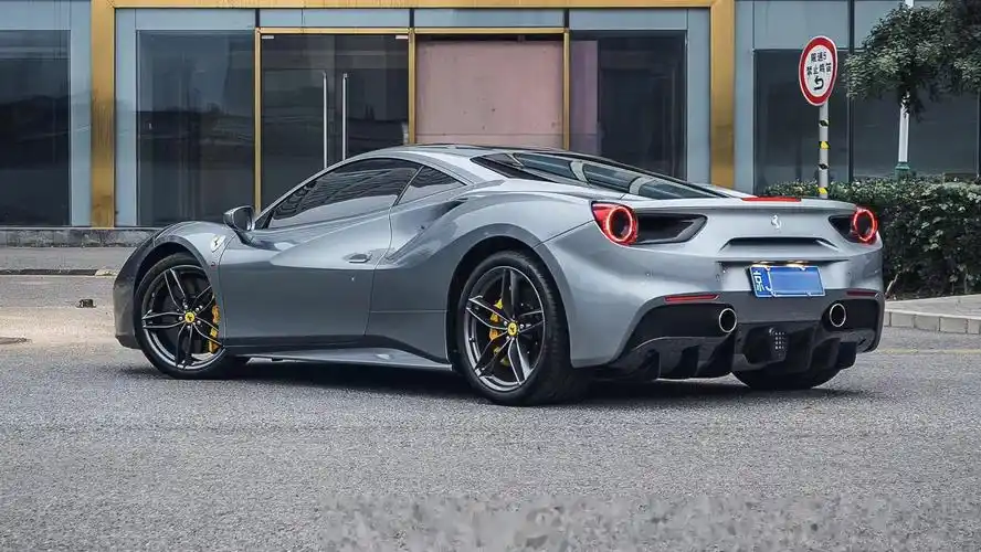 2017年10月 法拉利488gtb 1万多公里 配置丰富_有钱人的社区_易车社区