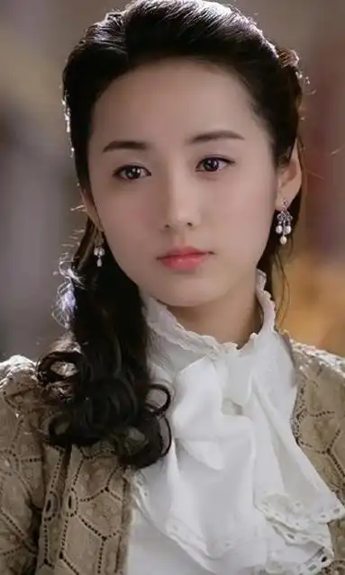 吕一#引子:吕一,不仅是一位实力派演员,更是一个迷人的人生故事.