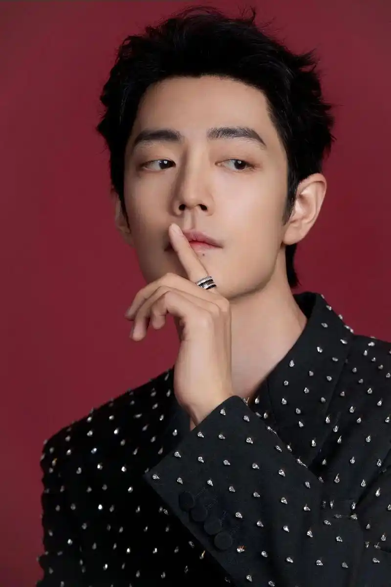 肖战 呜呜呜,太帅了吧#与肖战共赴微博之夜 - 抖音