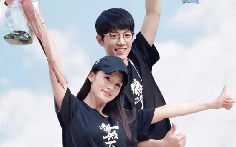 肖战李沁手机相册里存满了战沁cp来把诛仙i发布会的高甜瞬间记录下来