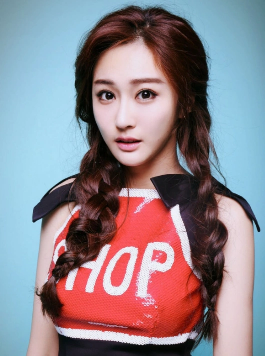 家产百亿,瞒丈夫偷上《好声音》走红冷酷决绝离婚,今自尝恶果!