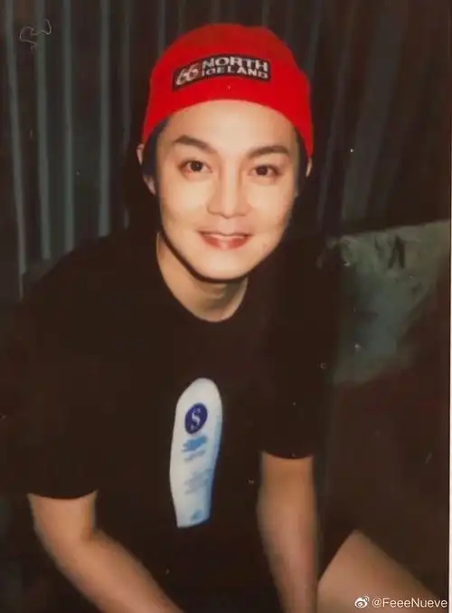 来看尹正早期靓照