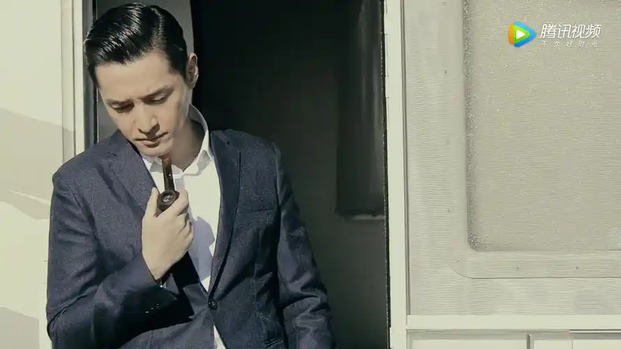 【胡歌】胡歌精彩演绎 emporio armani 的精致与优雅