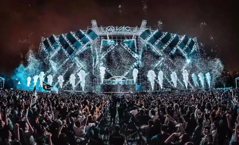 vac电音节持续炸场,adamson带给你全程高能的狂嗨体验!