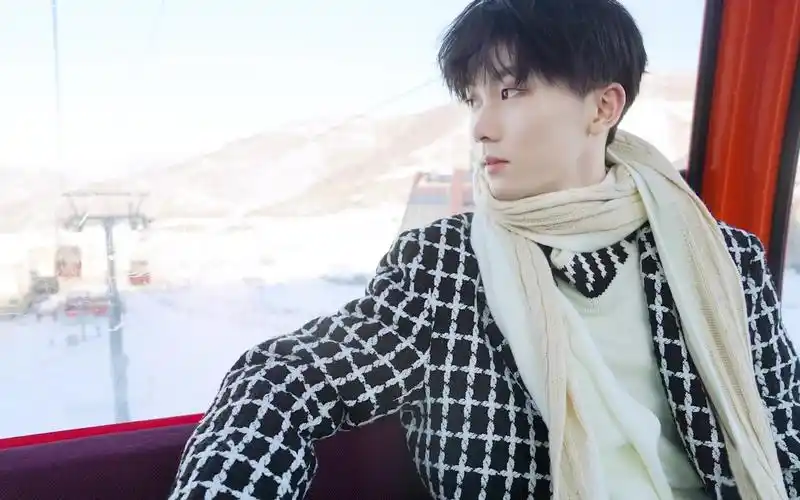 时代少年团马嘉祺单人pbdvd花絮合集纯白地半熟主义按时长大少年浮