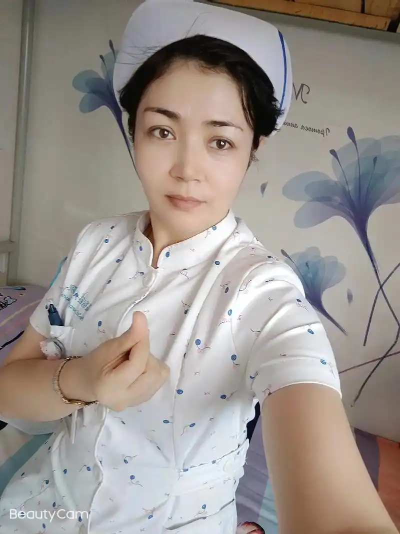 5.12国际护士节快乐#最美的年纪做最美的自己微笑是最美的语 - 抖音