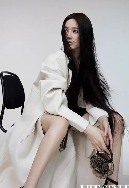 范冰冰现在在保持身材这一块也是更加在线了,不少网友都发现他她要比