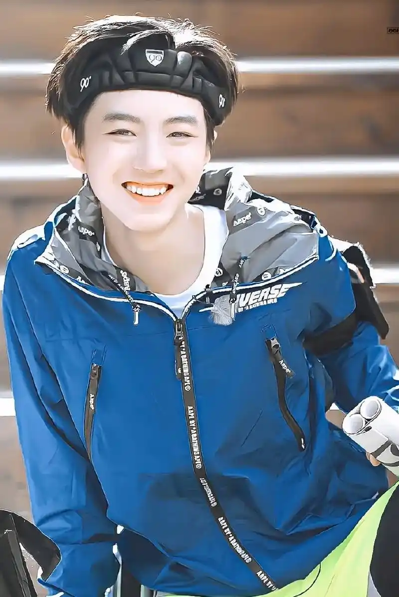 王俊凯 我的男孩笑起来可太迷人了#治愈系笑容